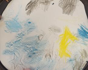 CA Pokusy a objevy - objevujeme pomocí frotáže, co je skryté pod papírem